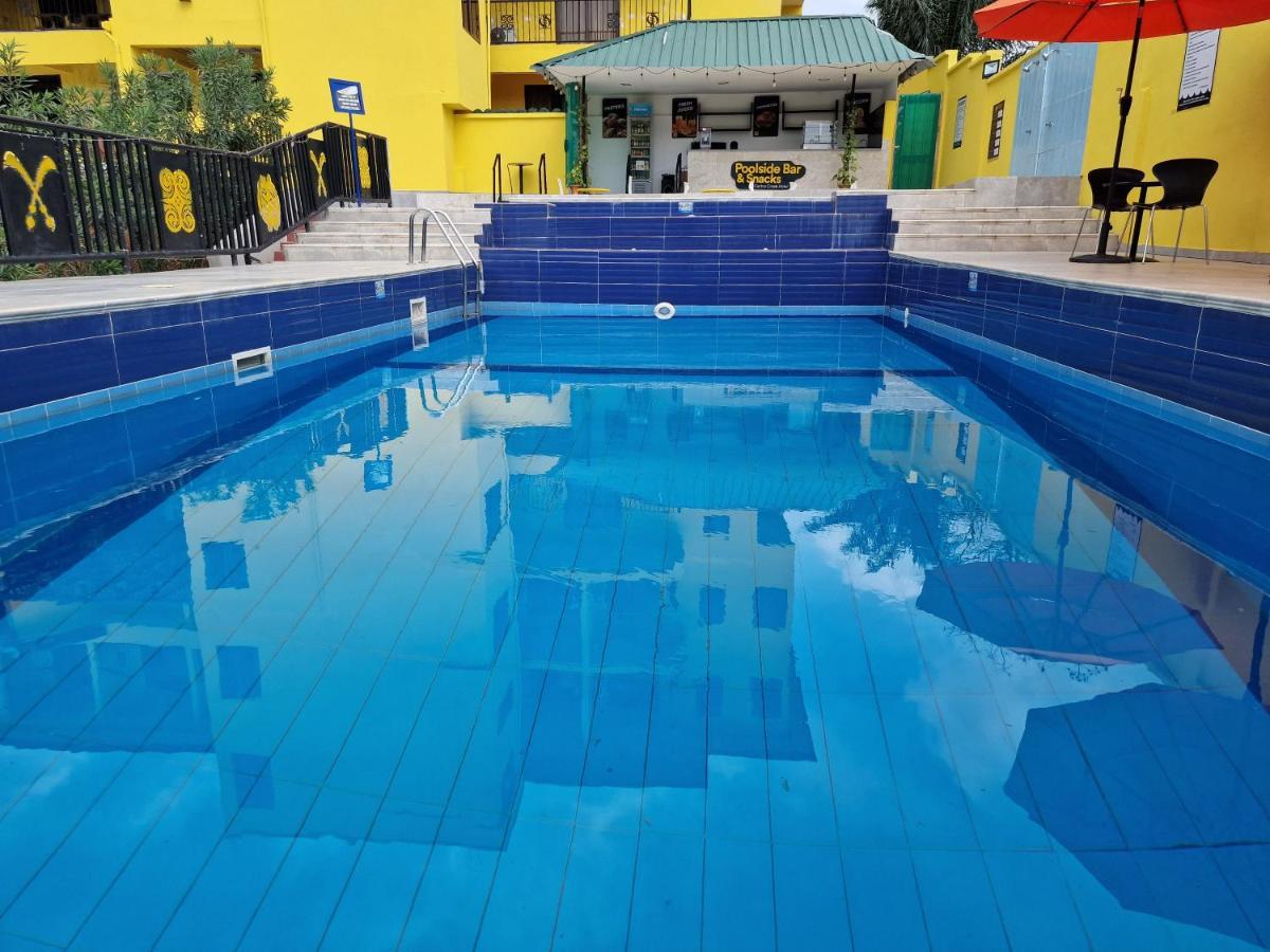 Cactus Creek Hotel Aburi Exterior photo